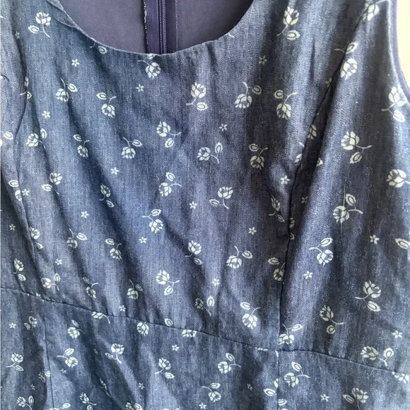 Like new Forever 21 chambray blue Floral Dress, size L, fits like M. Mini. 90s - Picture 4 of 7